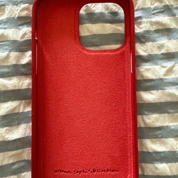 The Puffer Case- Rouge - Picture 2 of 7